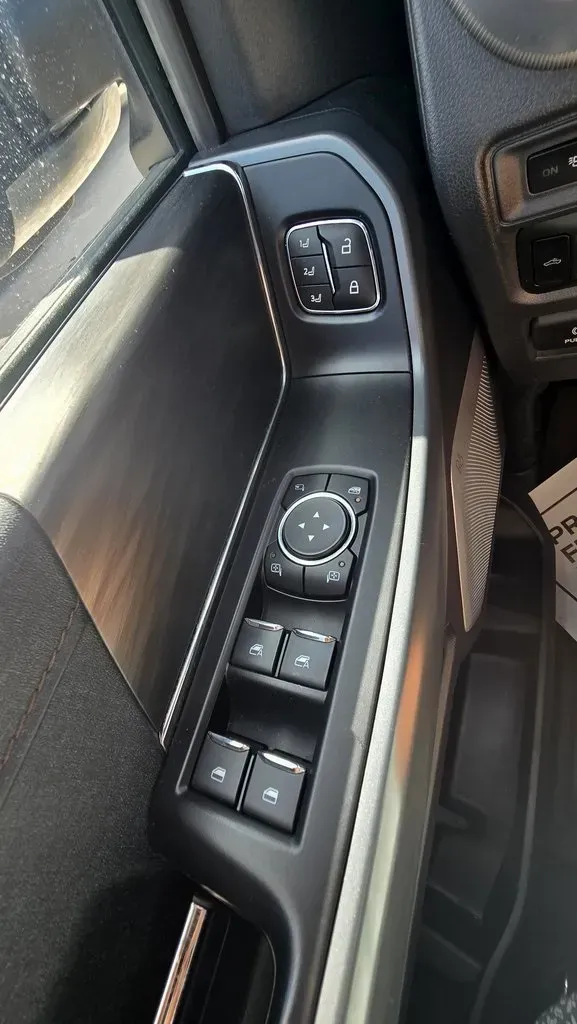 2024 Ford F-150 | Photo 14 of 32