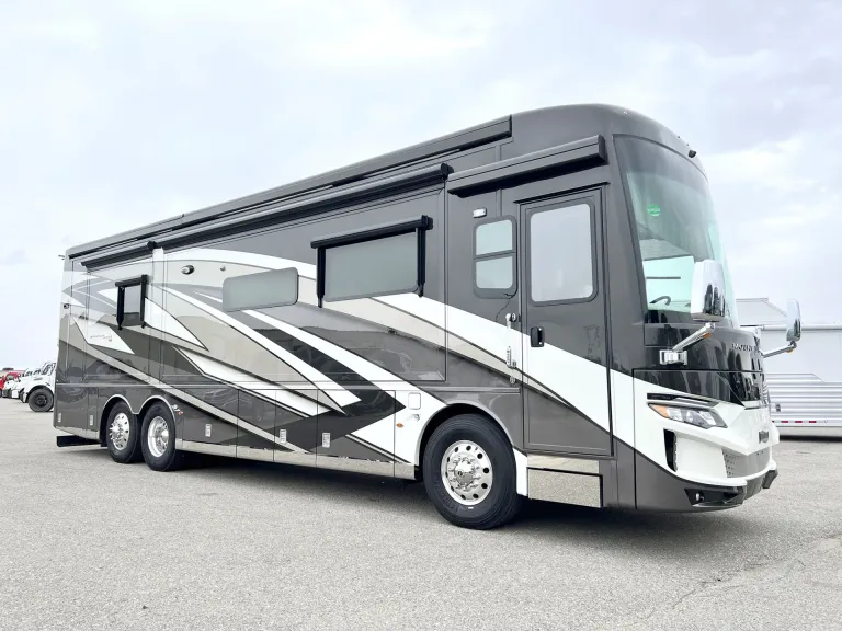 2024 Newmar Mountain Aire 3823