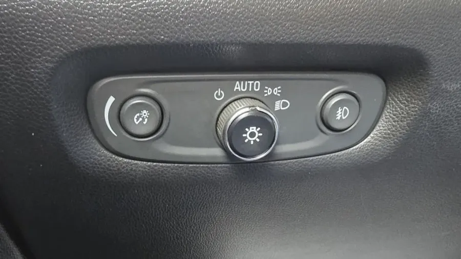 2019 Chevrolet Traverse | Photo 13 of 31