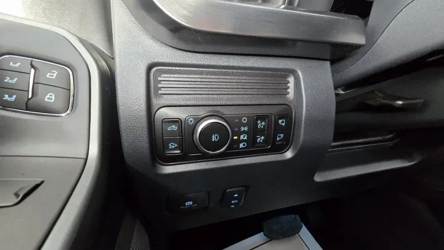2026 Ford Super Duty F-250 | Photo 12 of 29