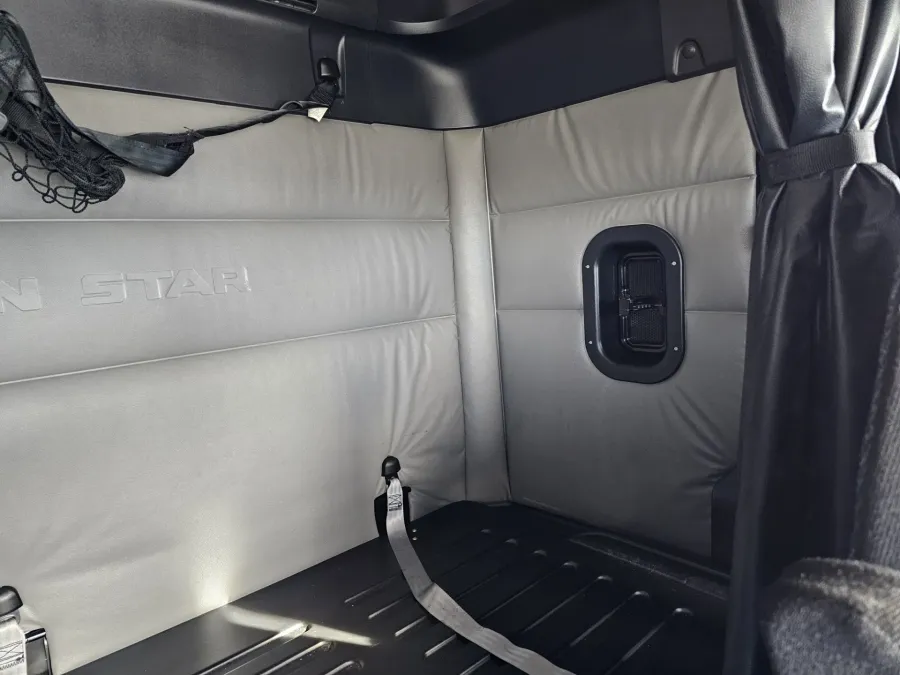 2025 Western Star 47X | Photo 16 of 19