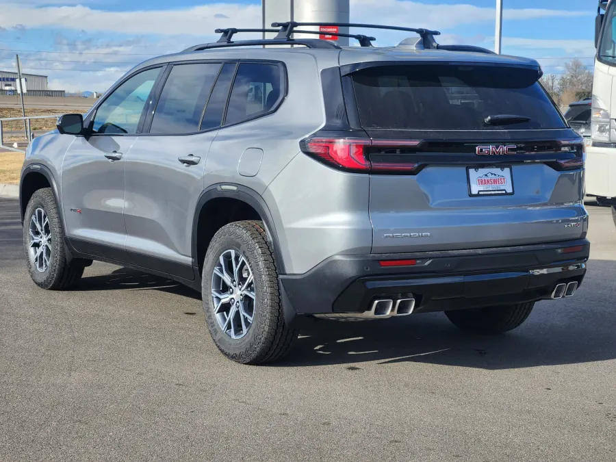 2026 GMC Acadia AT4 | Photo 3 of 22
