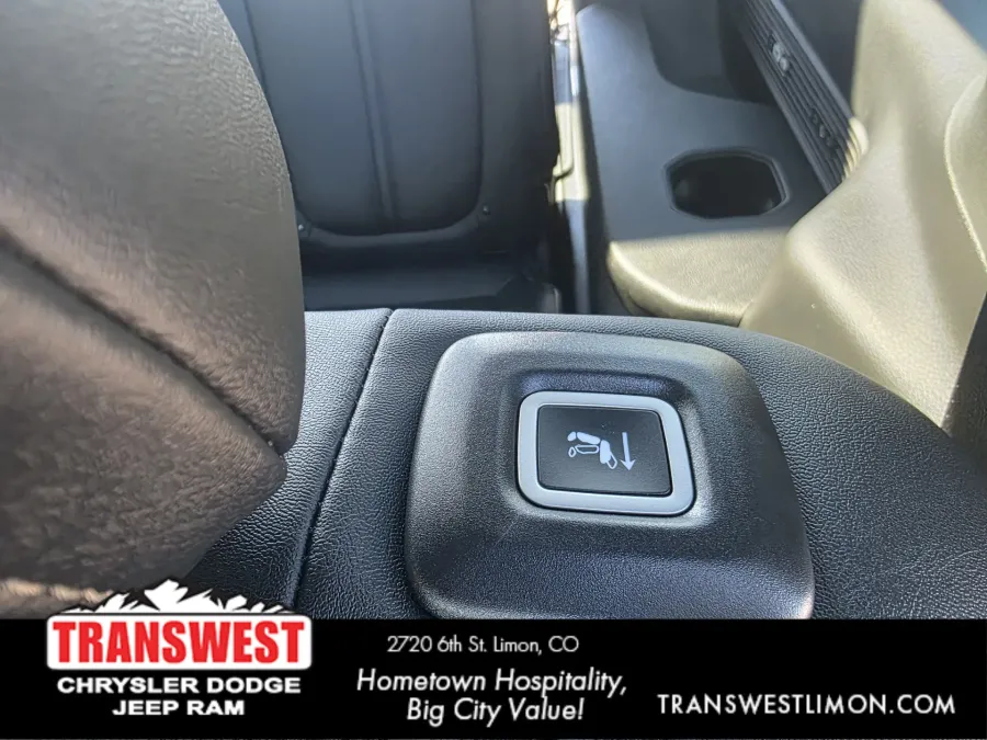 2026 Jeep Grand Wagoneer Limited Reserve | Photo 14 of 29