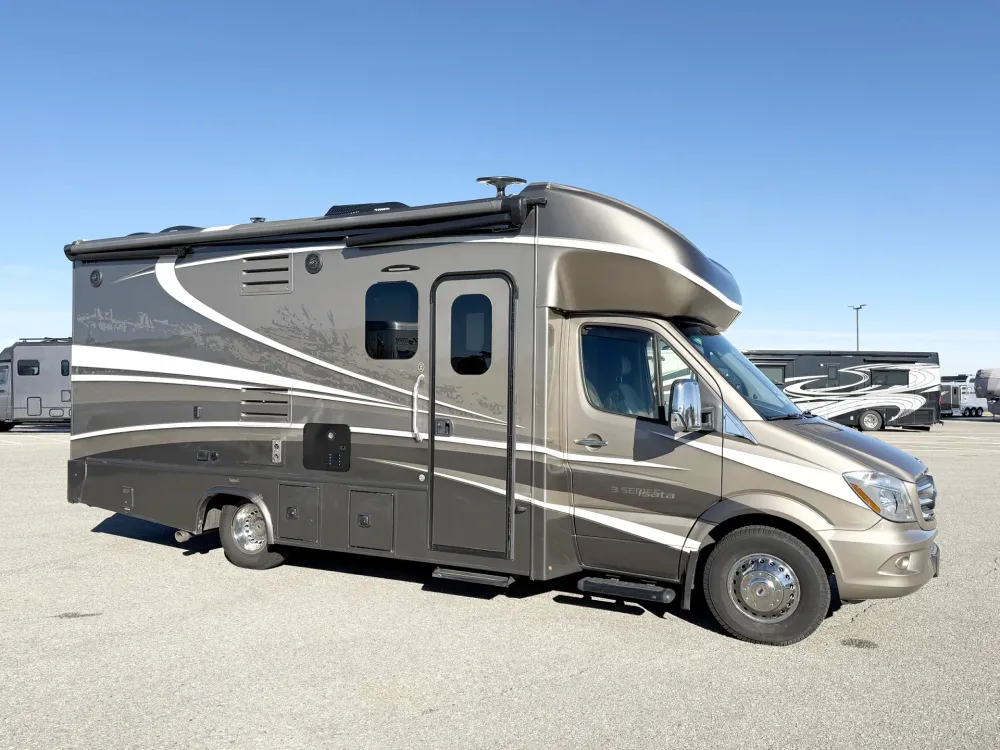 2016 Dynamax Isata 3 24FWM