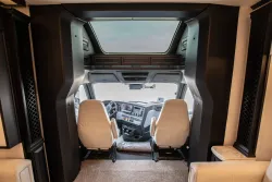 2026 Newmar Summit Aire 4505 | Thumbnail Photo 9 of 27