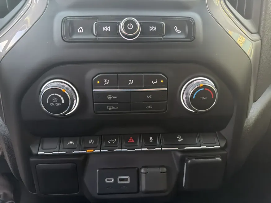 2022 Chevrolet Silverado 1500 Custom Trail Boss | Photo 16 of 19