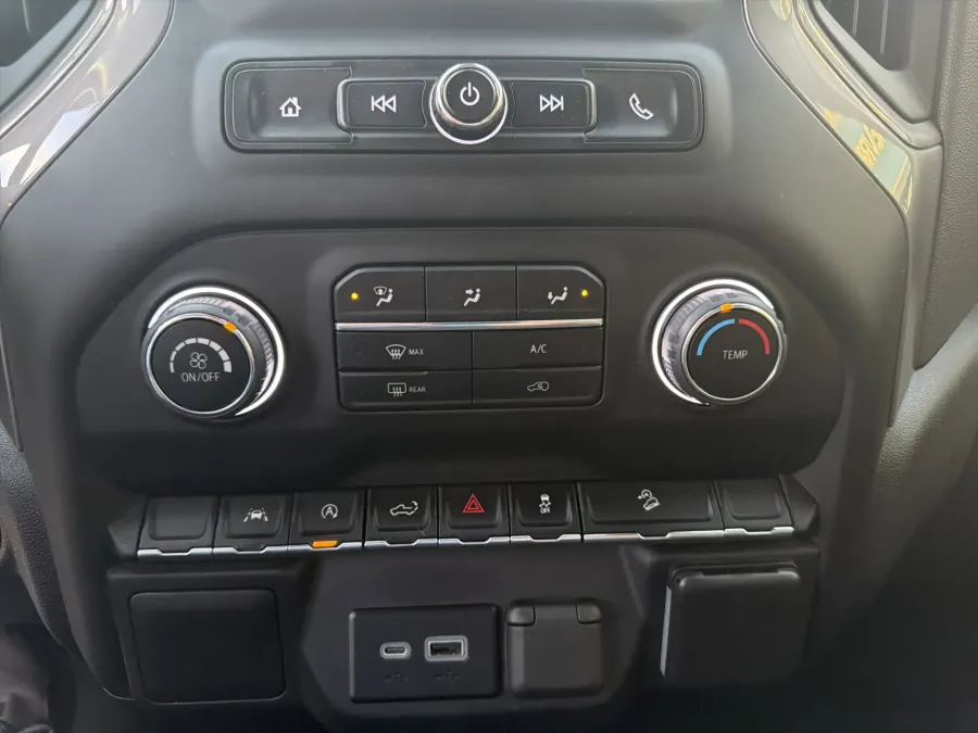 2022 Chevrolet Silverado 1500 Custom Trail Boss | Photo 16 of 19