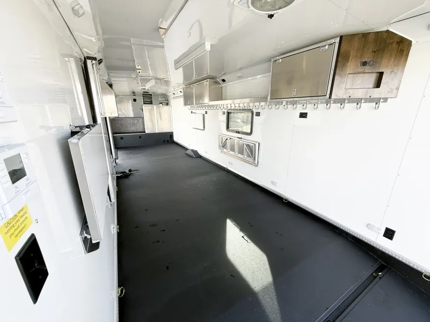 2026 Logan Coach Horse Power Burandt Edition | Photo 8 of 21