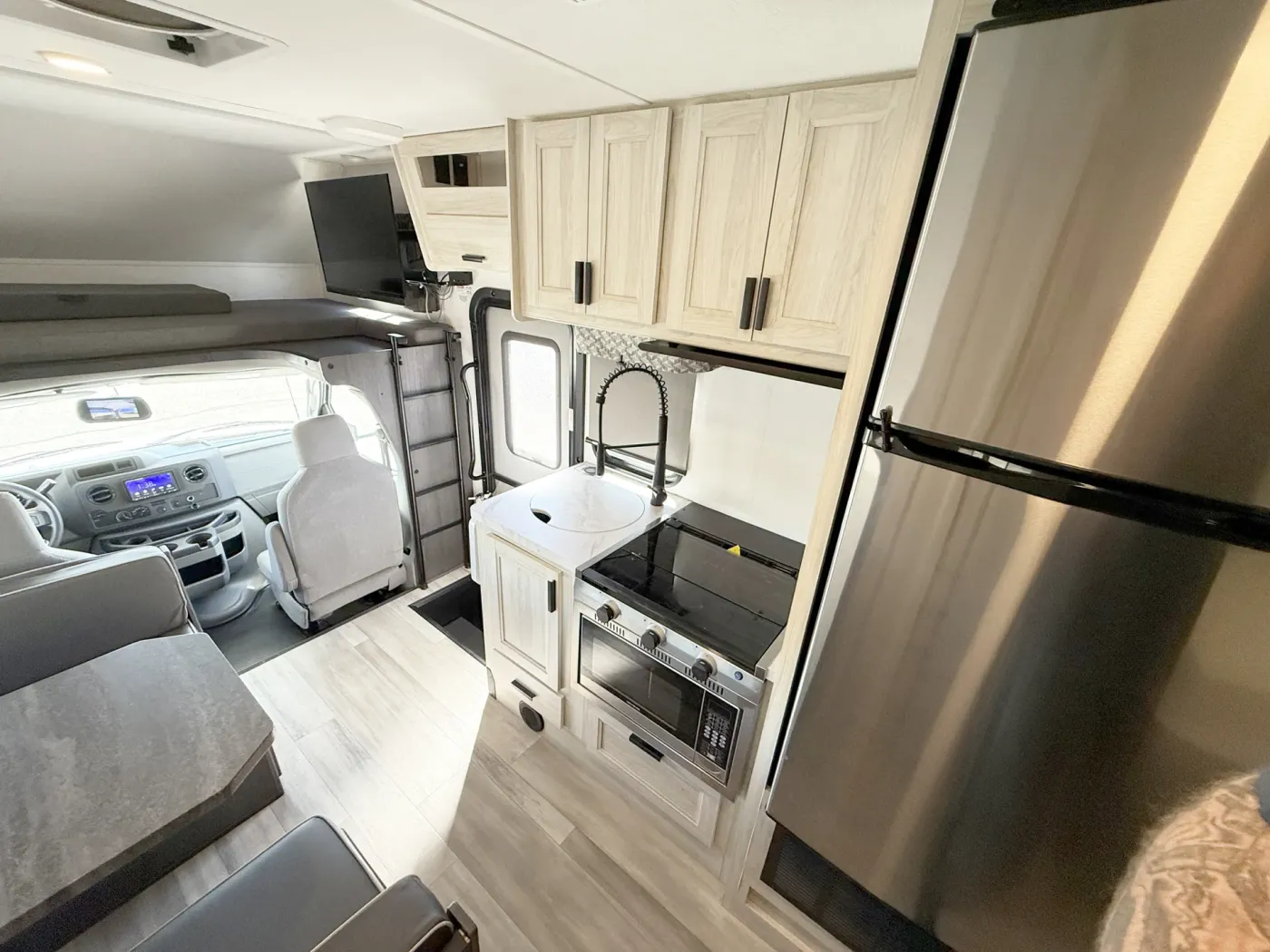 2023 Forest River Forester 2251LE | Photo 5 of 16