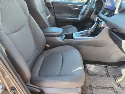 2025 Toyota RAV4 Hybrid XLE | Thumbnail Photo 18 of 30