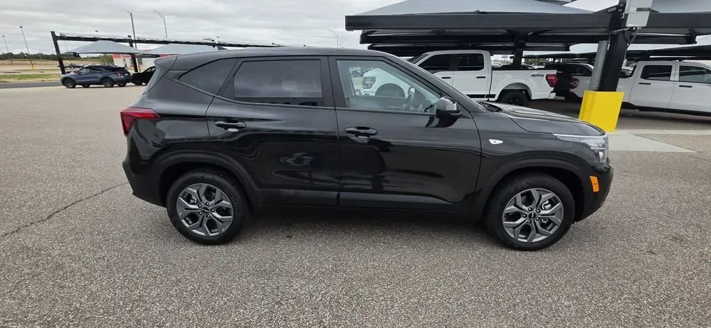 2026 Kia Seltos | Photo 4 of 27