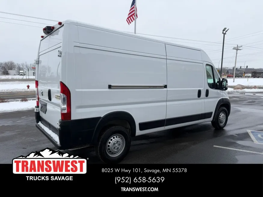 2025 RAM ProMaster 2500 High Roof | Photo 4 of 20