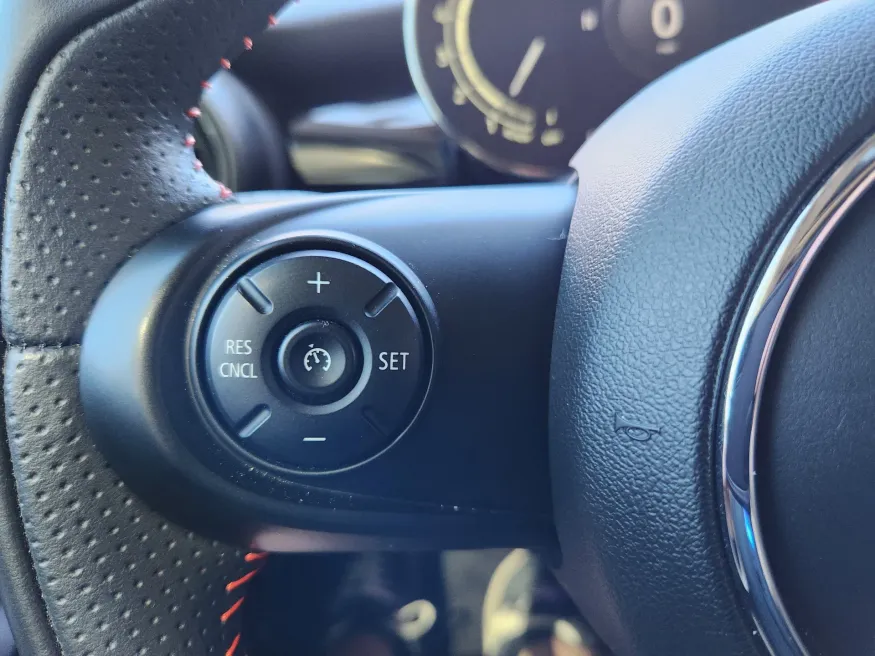 2021 Mini Cooper S | Photo 15 of 24