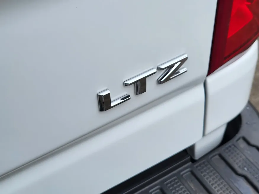 2022 Chevrolet Silverado 2500HD LTZ | Photo 15 of 36