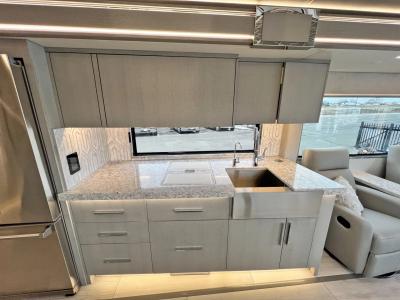 2023 Newmar King Aire 4521 | Thumbnail Photo 16 of 46