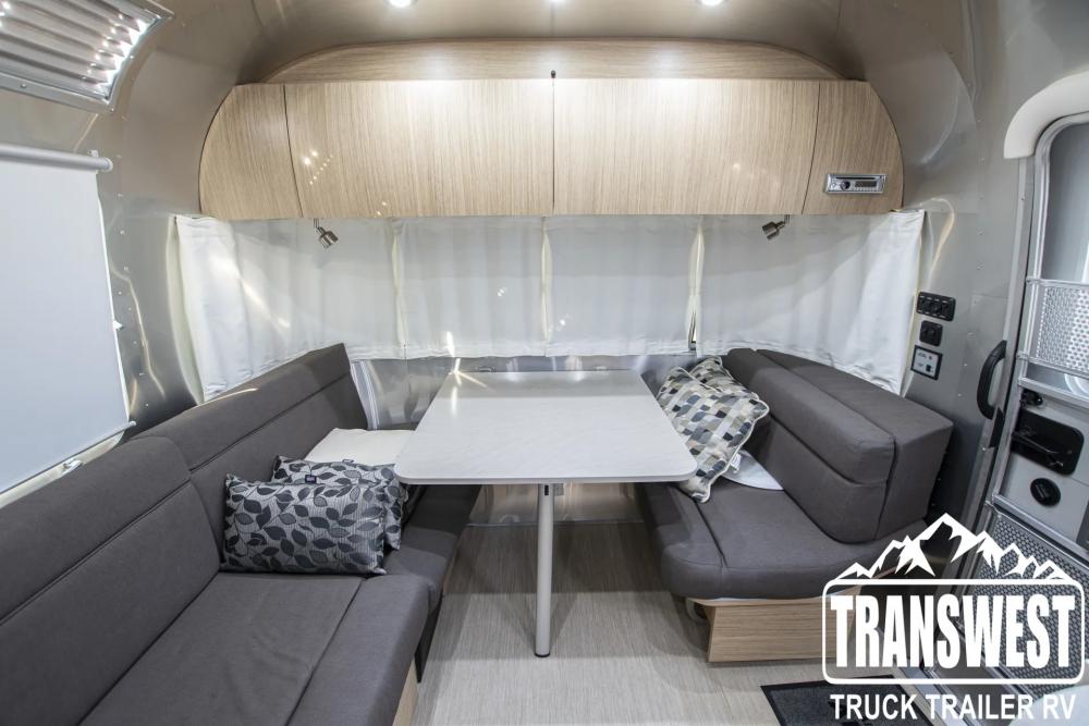 2018 Airstream Flying Cloud 25RB | Photo 6 of 20