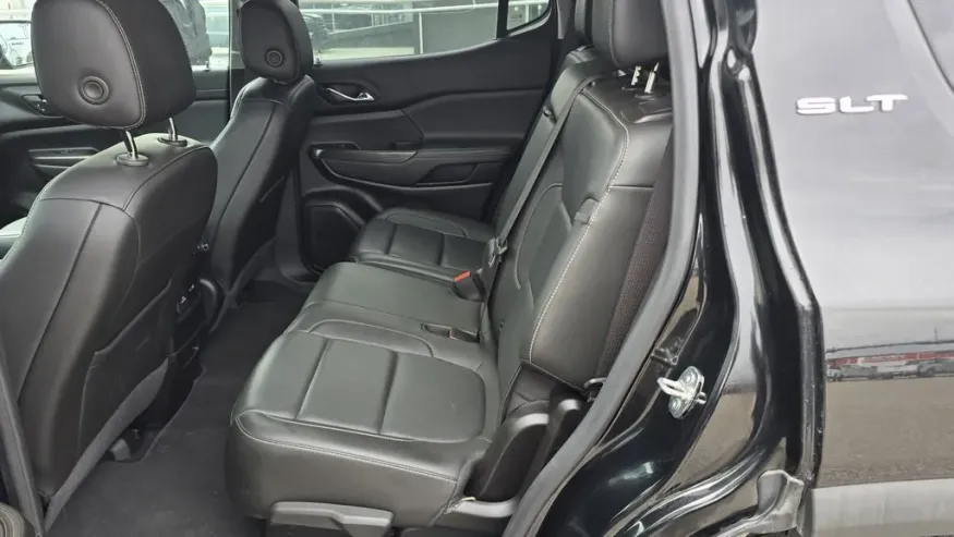 2023 GMC Acadia | Photo 27 of 30