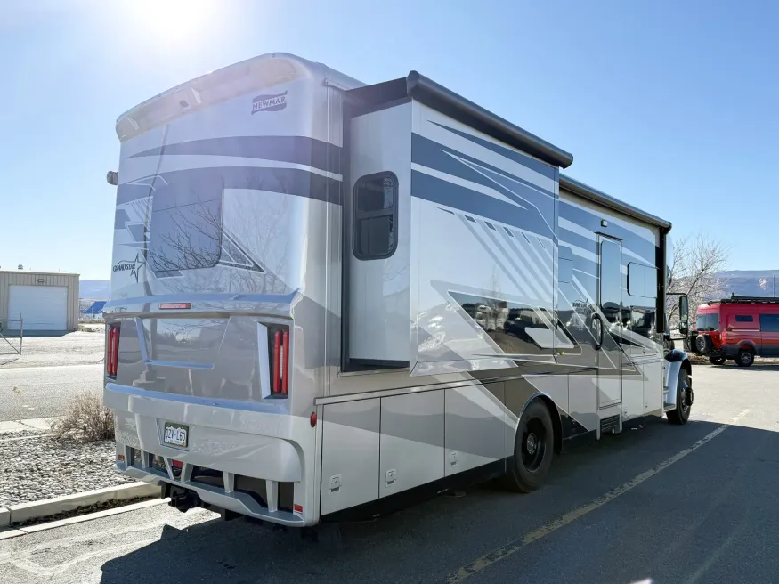 2026 Newmar Grand Star 3444 | Photo 14 of 17