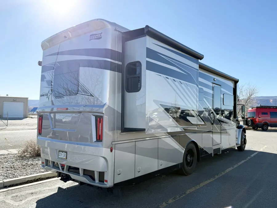 2026 Newmar Grand Star 3444 | Photo 14 of 17