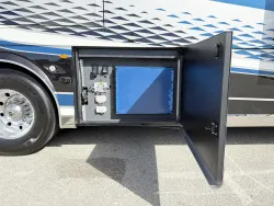 2027 Newmar Essex 4595 | Thumbnail Photo 27 of 31