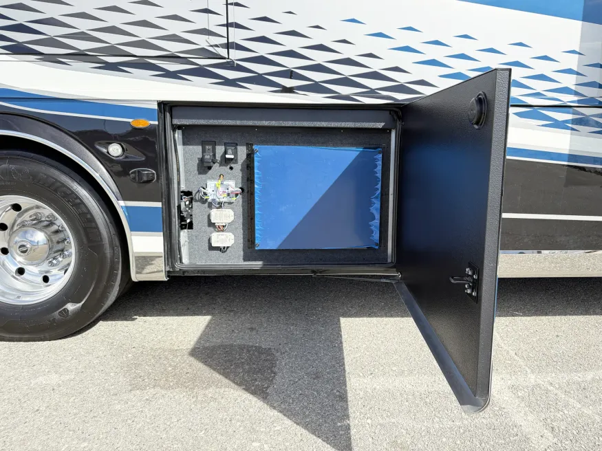 2027 Newmar Essex 4595 | Photo 27 of 31