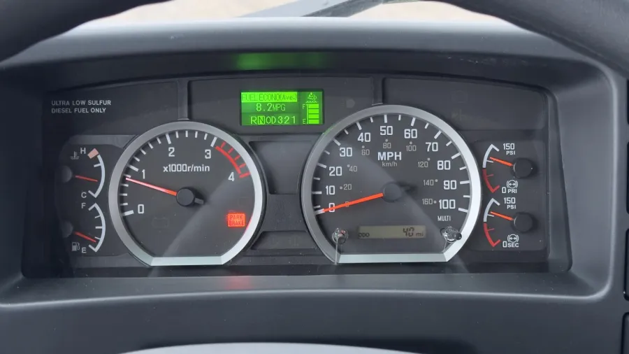 2025 Isuzu FVR | Photo 11 of 17