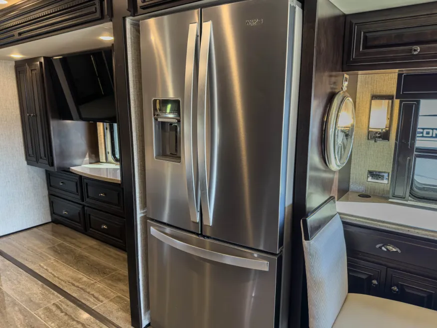 2020 Newmar Dutch Star 3709 | Photo 15 of 27
