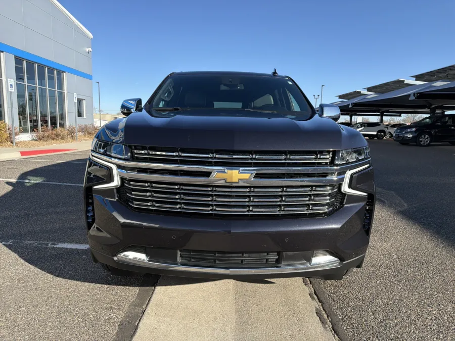 2024 Chevrolet Suburban Premier | Photo 7 of 23