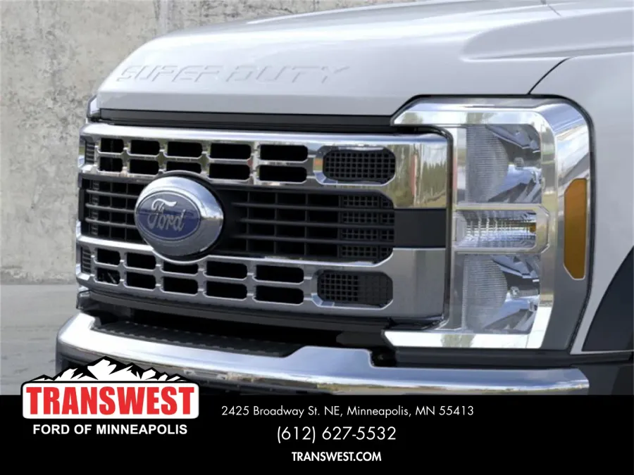 2025 Ford Super Duty F-600 | Photo 17 of 22