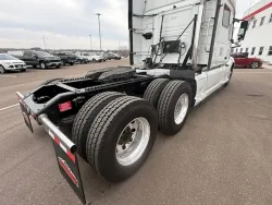 2024 Volvo VNL | Thumbnail Photo 5 of 18