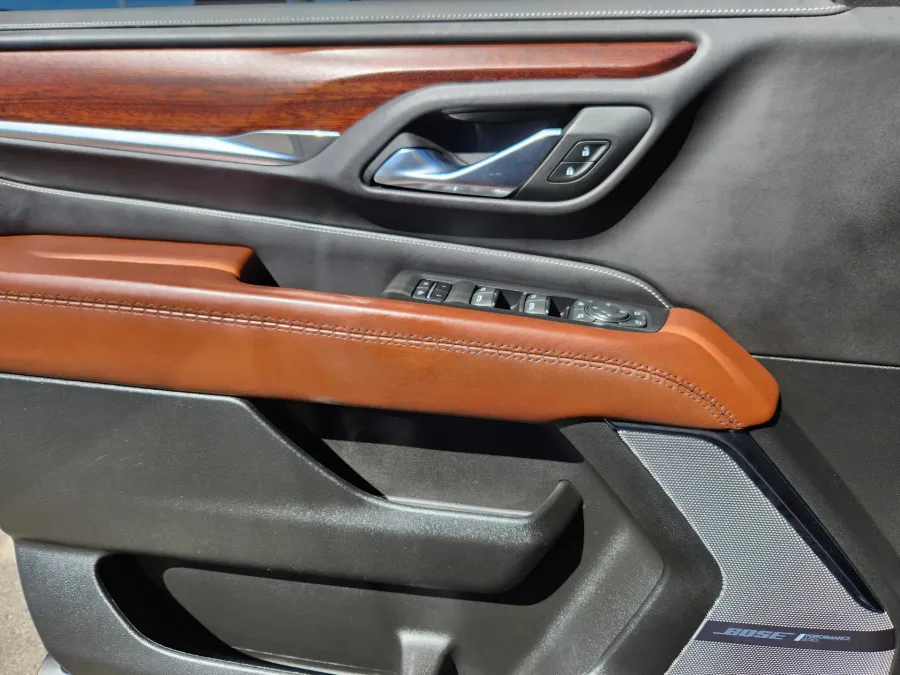 2023 GMC Yukon XL Denali Ultimate | Photo 5 of 27