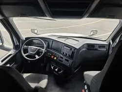 2023 Freightliner Cascadia | Thumbnail Photo 16 of 20