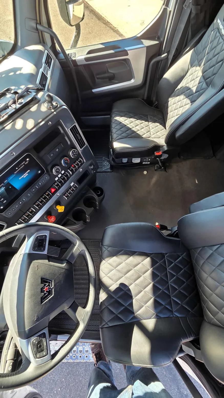 2025 Western Star 49X | Photo 33 of 43