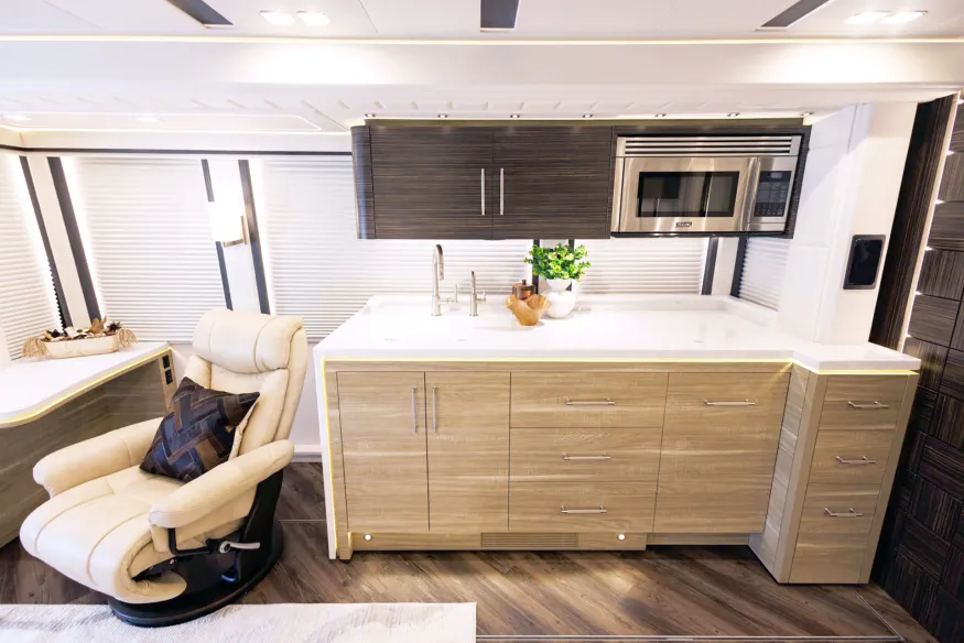 2027 Emerald Luxury Coaches Prevost H3-45 Quad Slide | Photo 9 of 33