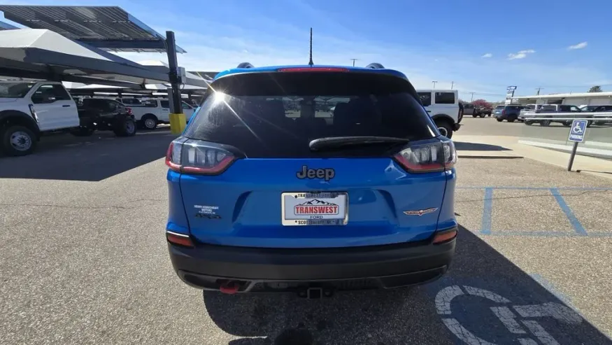 2022 Jeep Cherokee | Photo 7 of 29