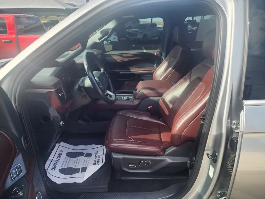 2022 Ford Expedition Max Limited | Photo 8 of 29