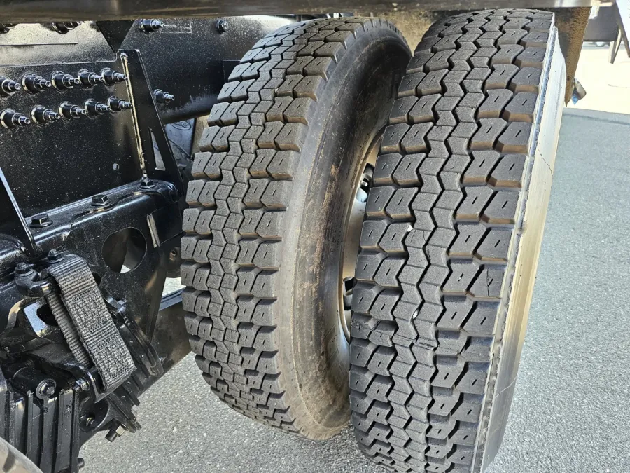 2024 Peterbilt 567 | Photo 14 of 19