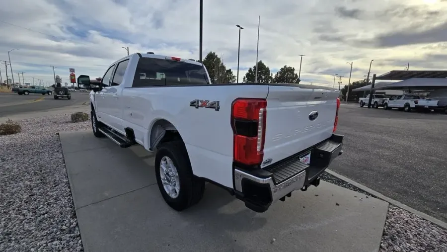 2026 Ford Super Duty F-250 | Photo 12 of 41