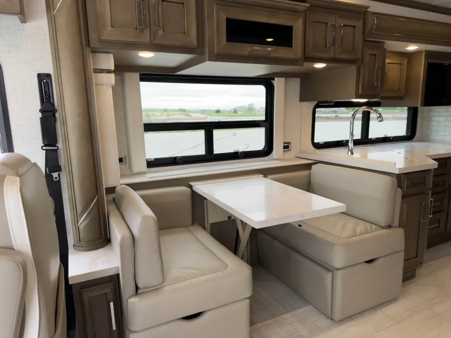 2026 Newmar Ventana 3512 | Photo 13 of 40