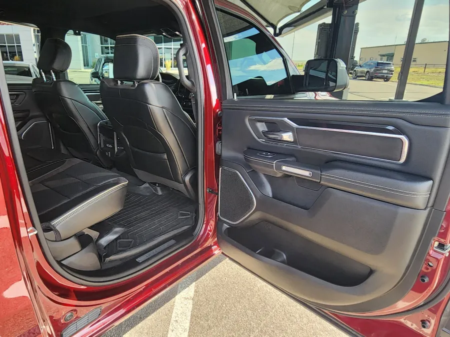 2022 RAM 1500 Laramie | Photo 26 of 32