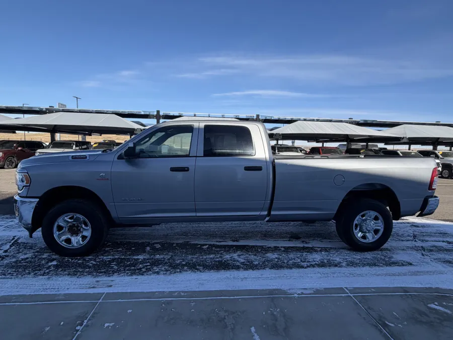2021 RAM 2500 Tradesman | Photo 4 of 17