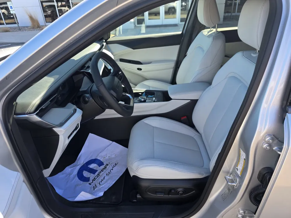 2026 Jeep Cherokee Limited - Photo 9