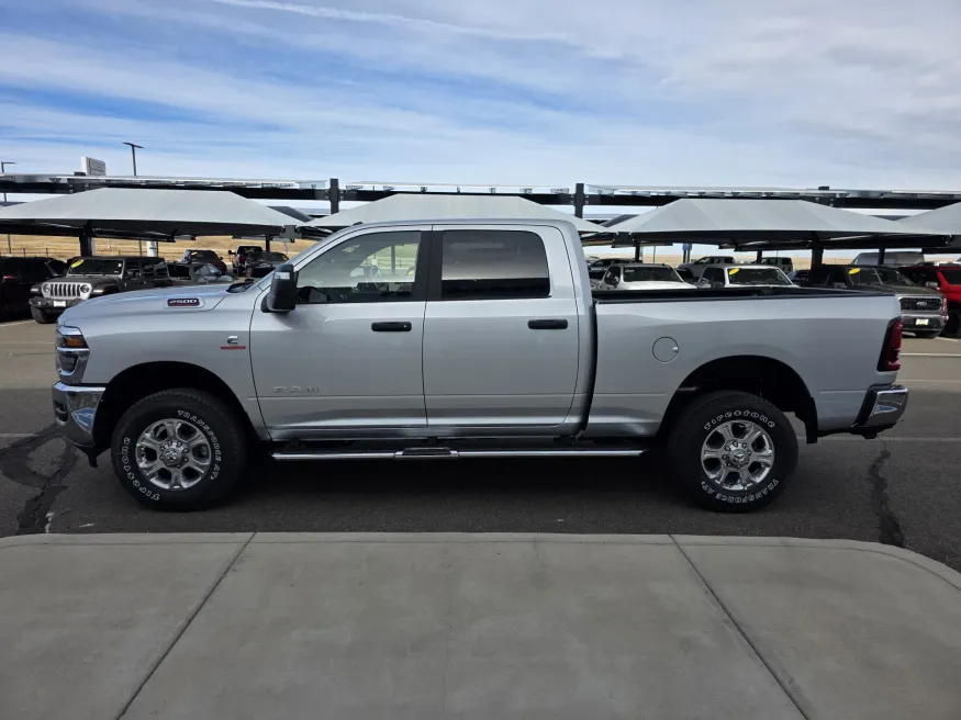 2026 RAM 2500 Big Horn | Photo 4 of 25