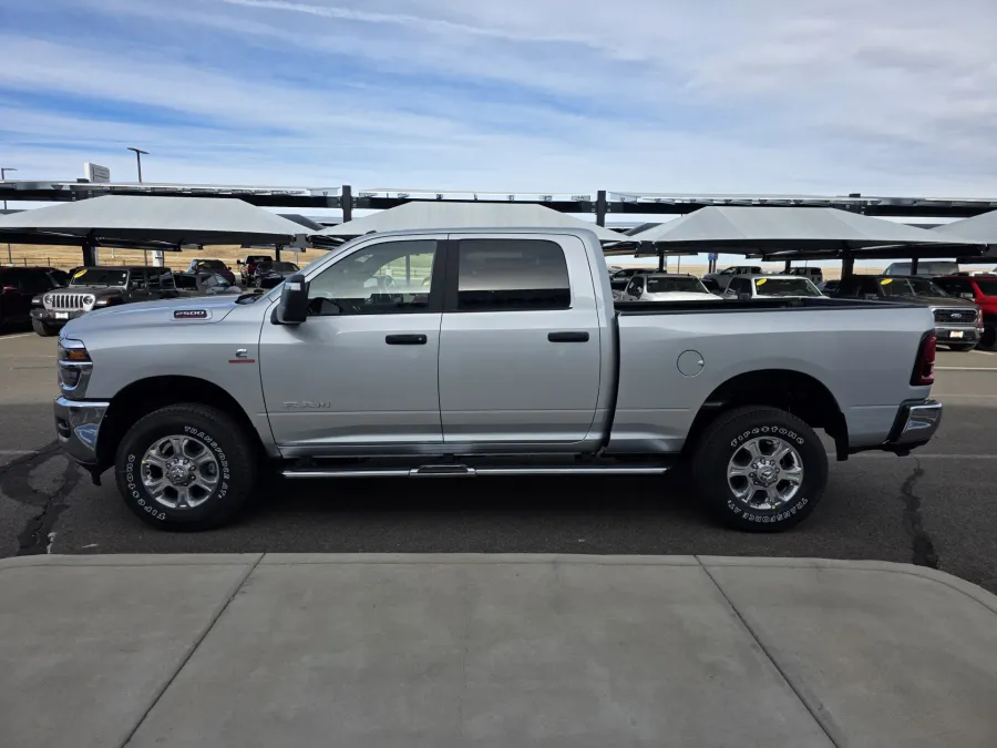 2026 RAM 2500 Big Horn | Photo 4 of 25