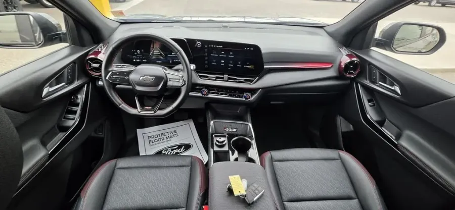 2025 Chevrolet Equinox | Photo 24 of 28