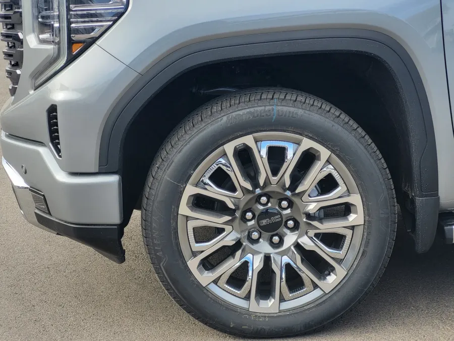 2026 GMC Sierra 1500 Denali Ultimate | Photo 8 of 27