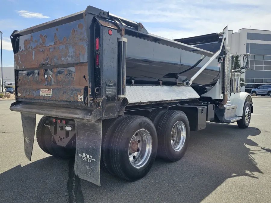 2019 Peterbilt 367 | Photo 5 of 19