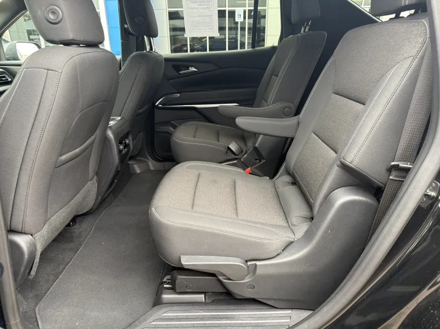 2024 Chevrolet Traverse AWD LT | Photo 10 of 21