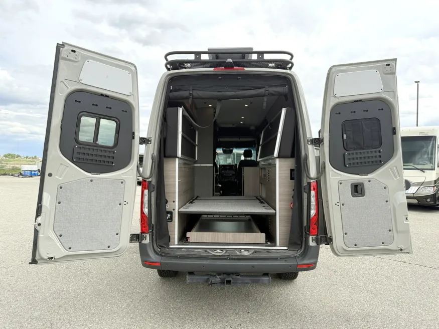 2024 Mercedes Benz 170 Ultra | Photo 15 of 22