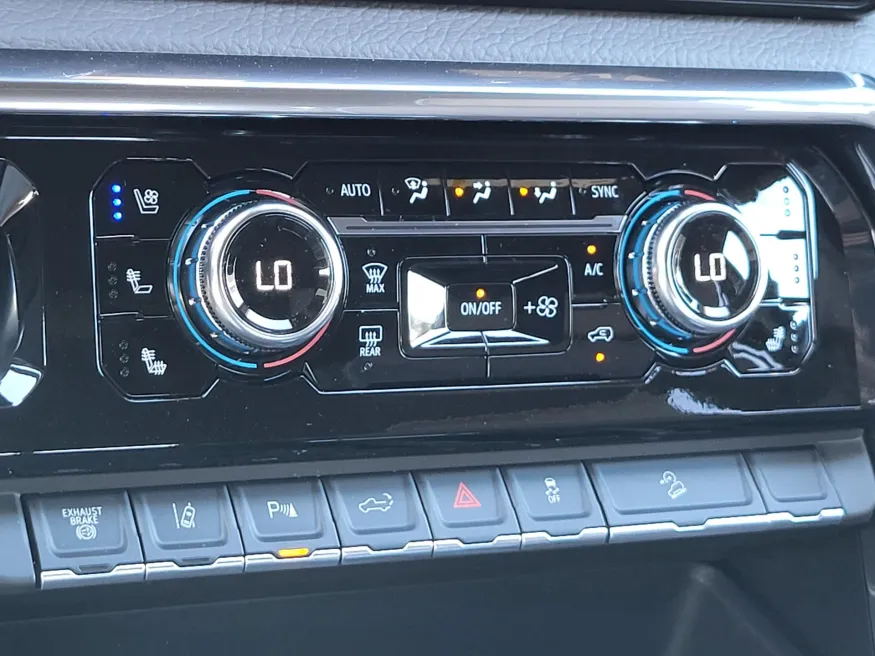 2026 GMC Sierra 2500HD Denali | Photo 16 of 25